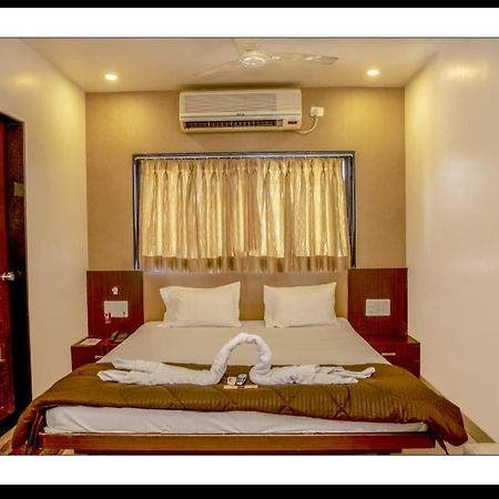 Hotel Sangram Palace Shirur Extérieur photo