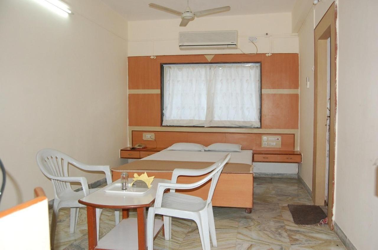 Hotel Sangram Palace Shirur Extérieur photo